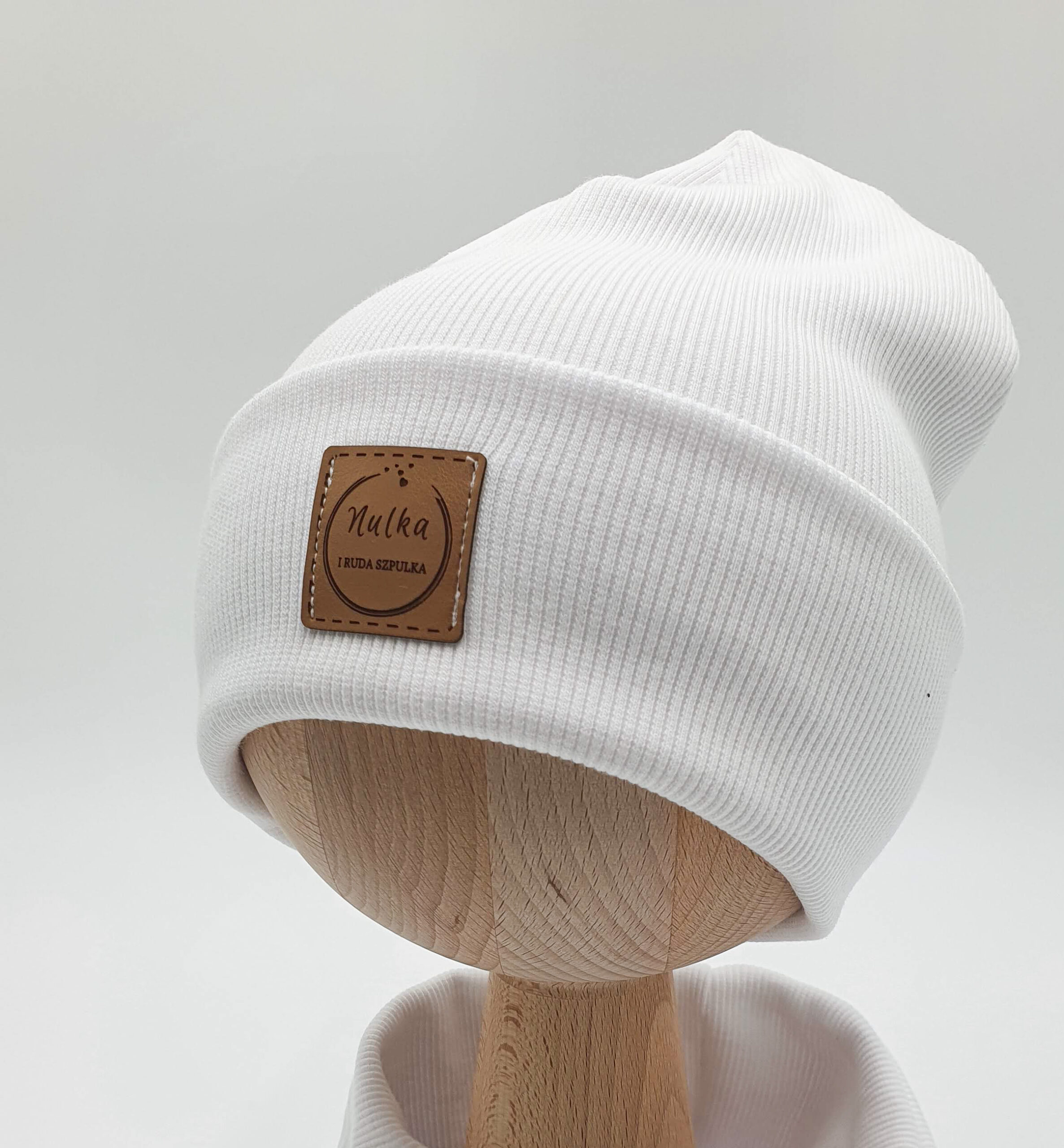 Czapka prążkowana dziecięca biała