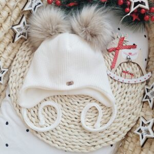 Czapka zimowa wiązana ecru z pomponami beż palony jasny