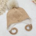 Czapka zimowa wiązana karmel jasny pompon beż palony