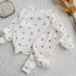 Bluza i legginsy prążkowane różyczki