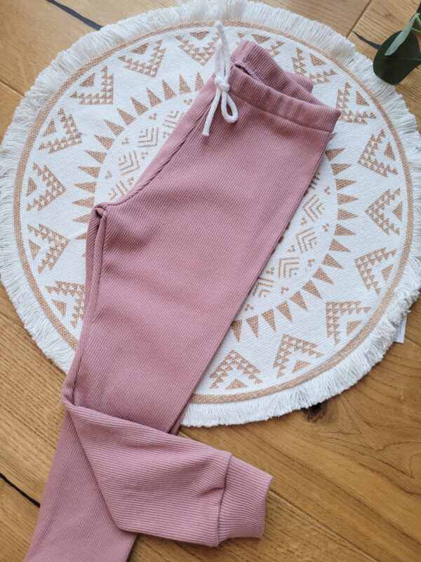Legginsy prążkowane dla dziewczynki brudny róż Legginsy prążkowane dla dziewczynki brudny róż