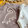 Bluza i legginsy prążkowane w dinozaury
