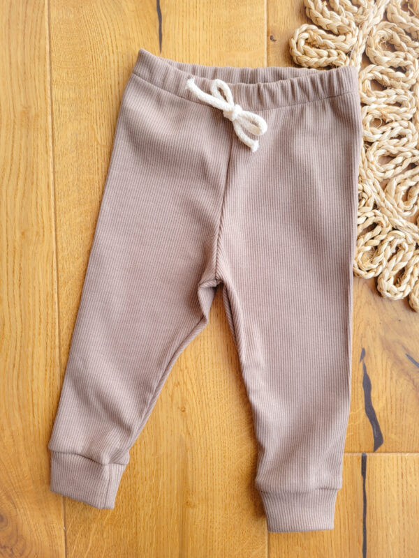 Legginsy dziecięce prążkowane cappucino