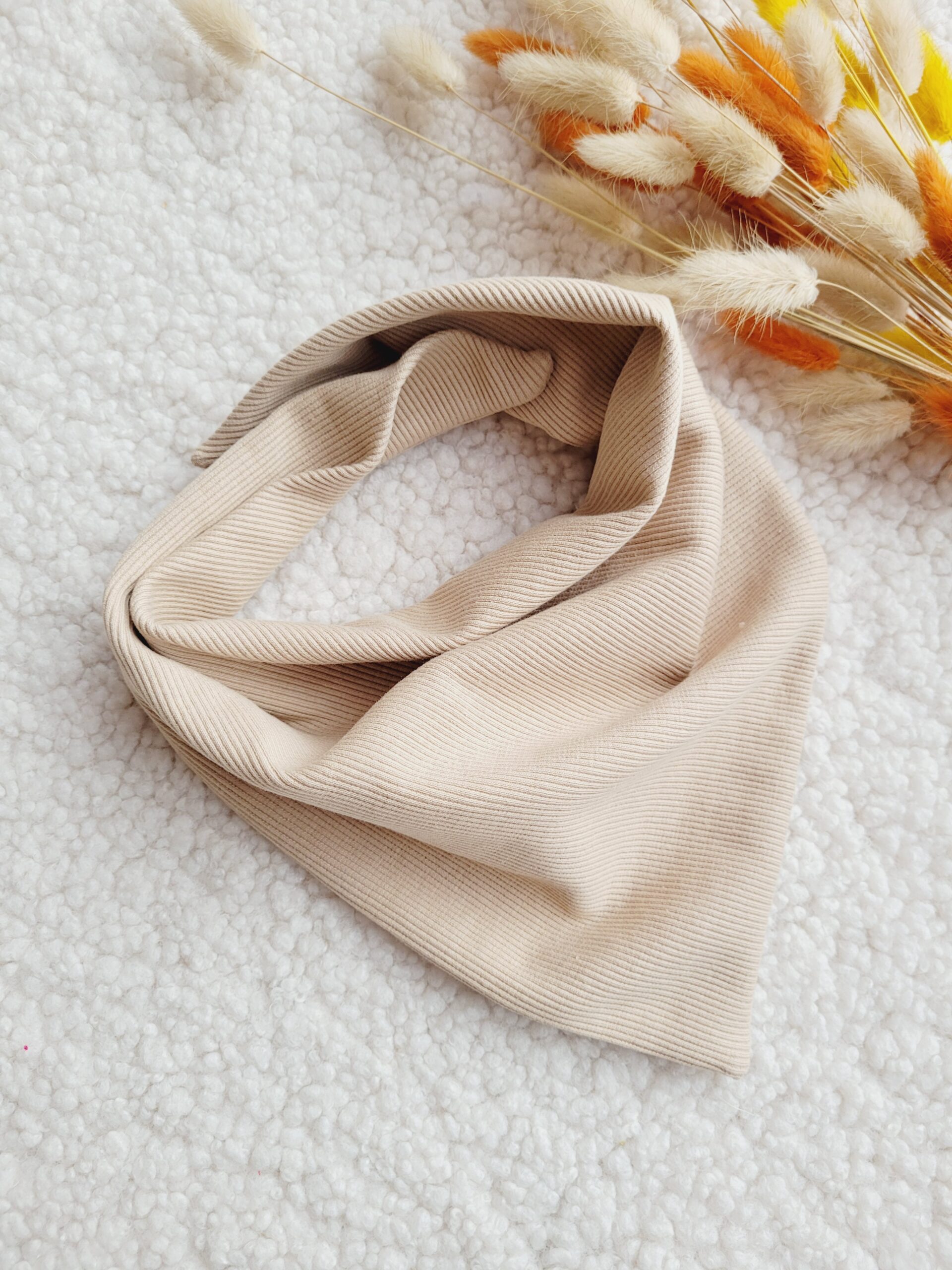 Chusta prążkowana pod szyję mini jasny beż