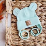 Czapka dziecięca prążkowana z misiowymi uszkami wiązana mięta