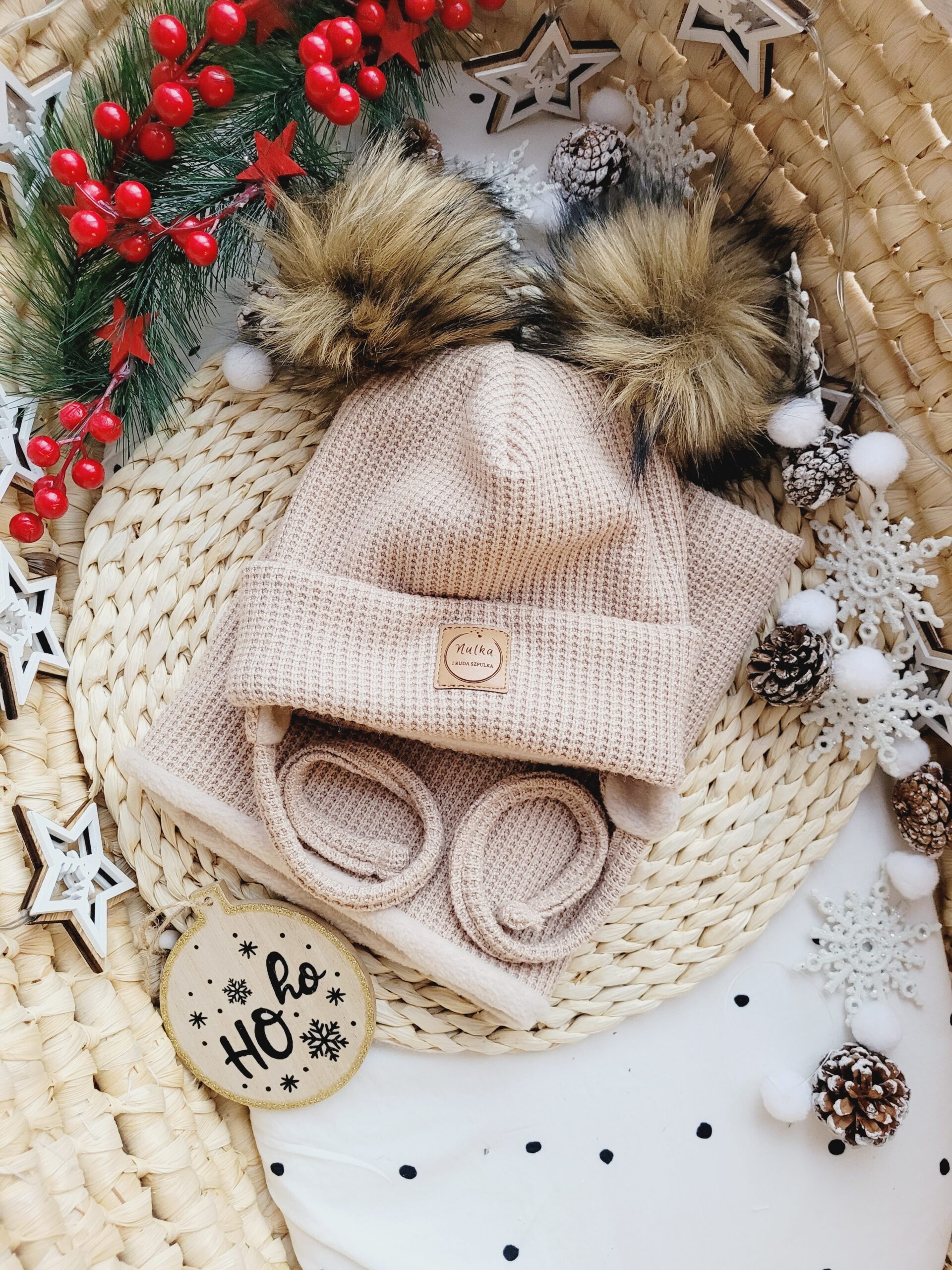 Komplet zimowy wiązany beżowy pompony miód brąz