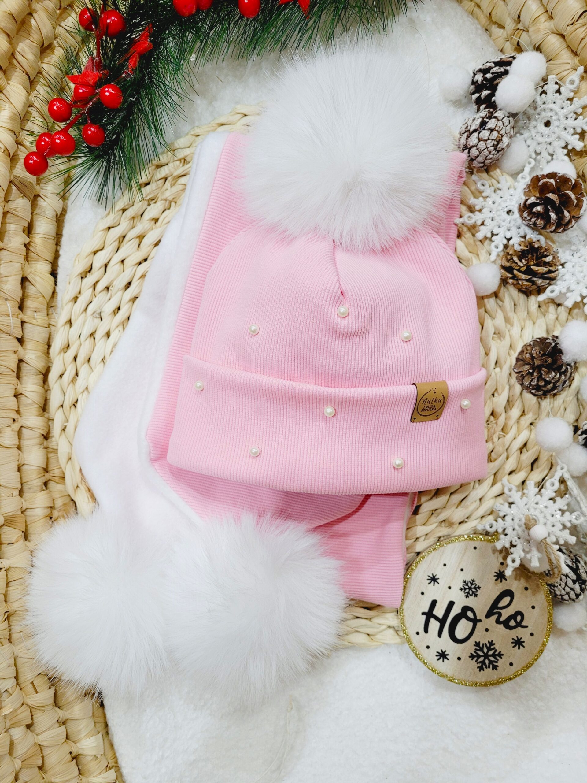 Komplet zimowy z szalikiem z pomponami biel różowy