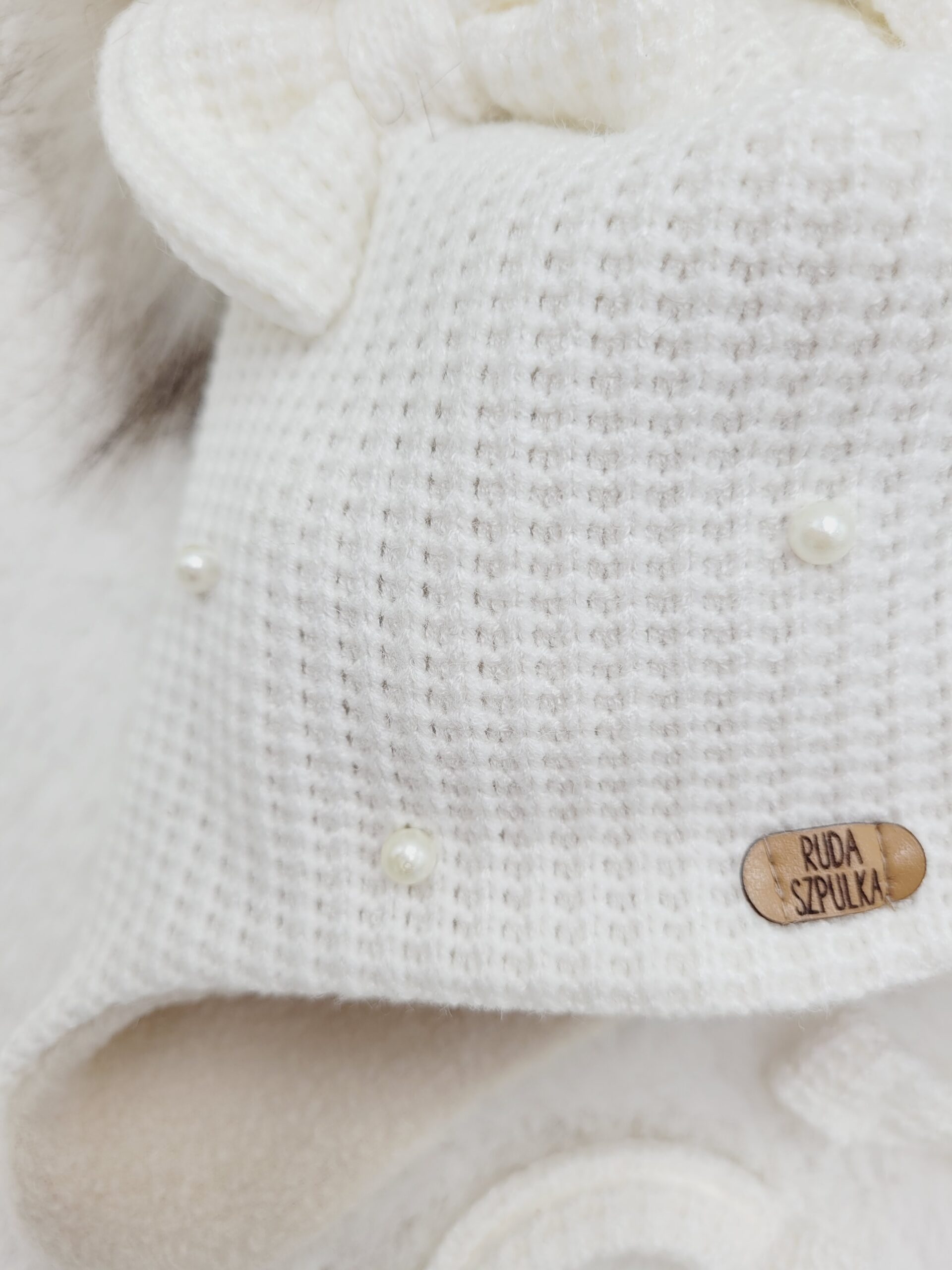 Czapka zimowa z perełkami