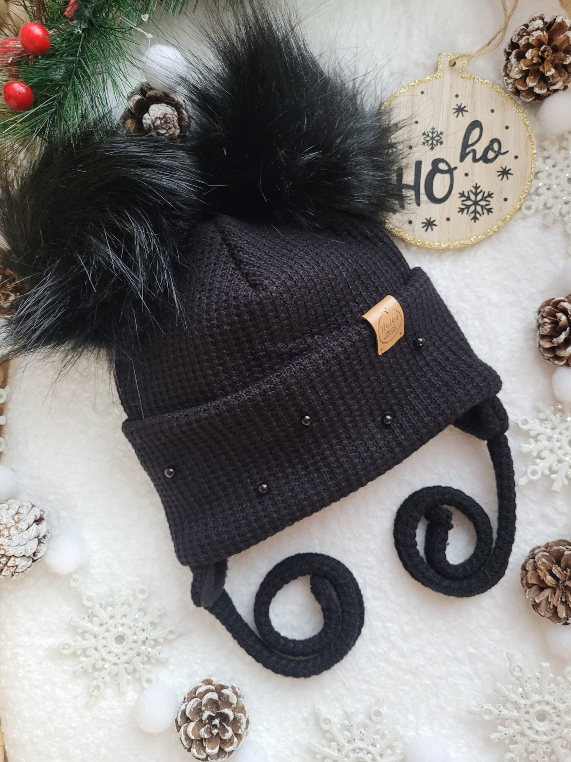 Czapka zimowa z perełkami dla dziewczynki czarna