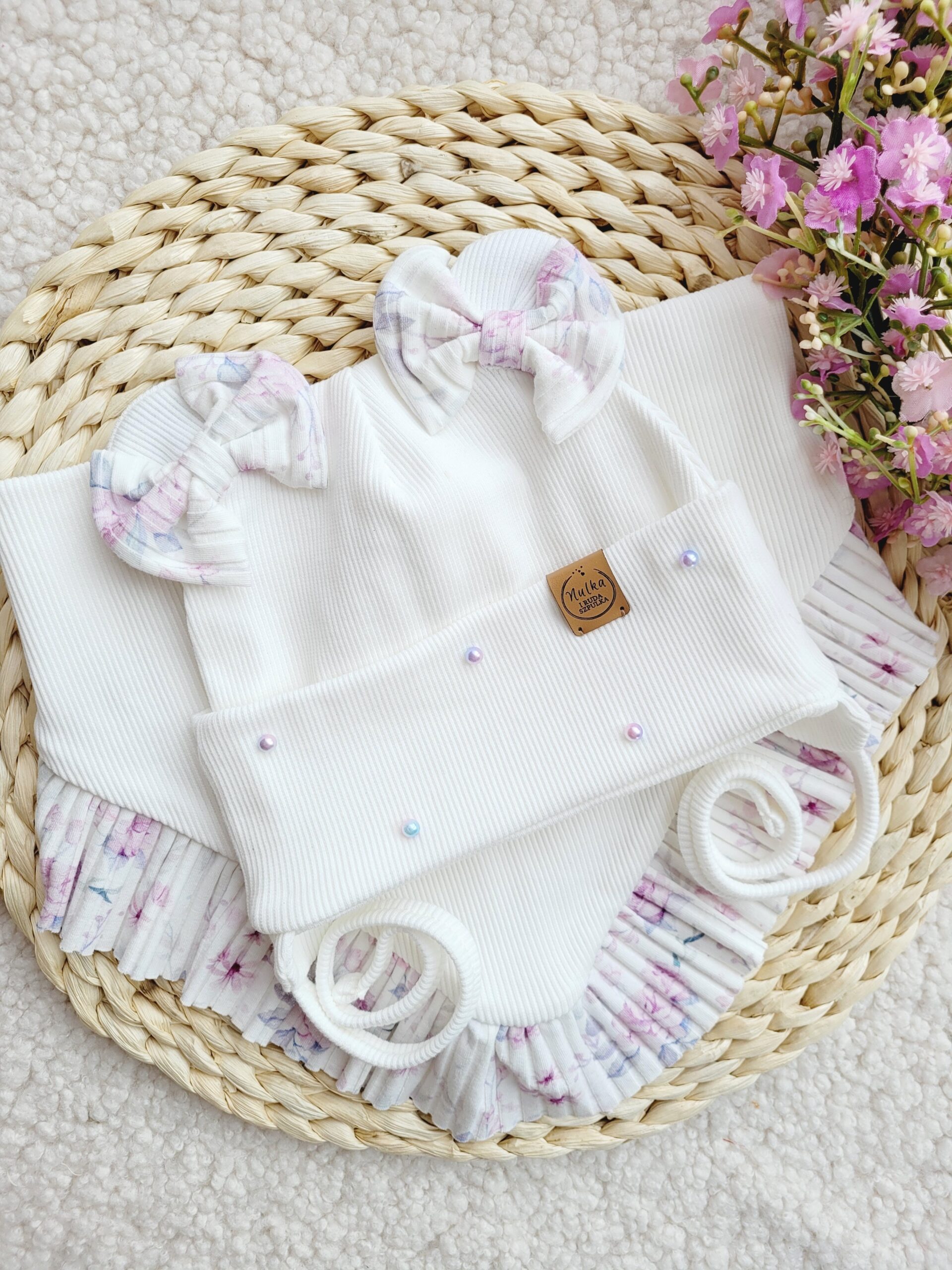 Komplet wiązany dla dziewczynki Old roses ecru perełki