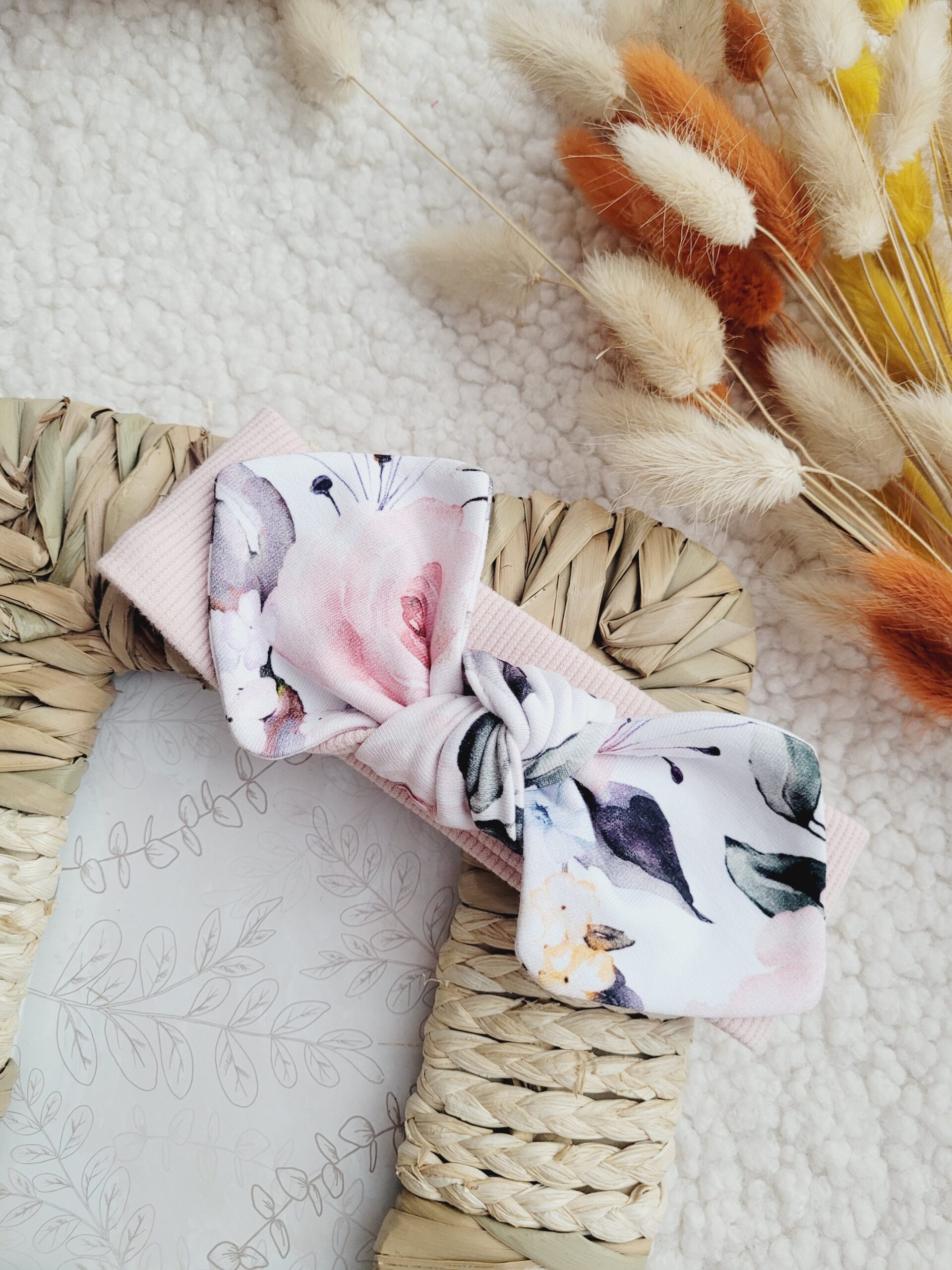 Opaska prążkowana dla dziewczynki Pastelowe róże pudrowy róż