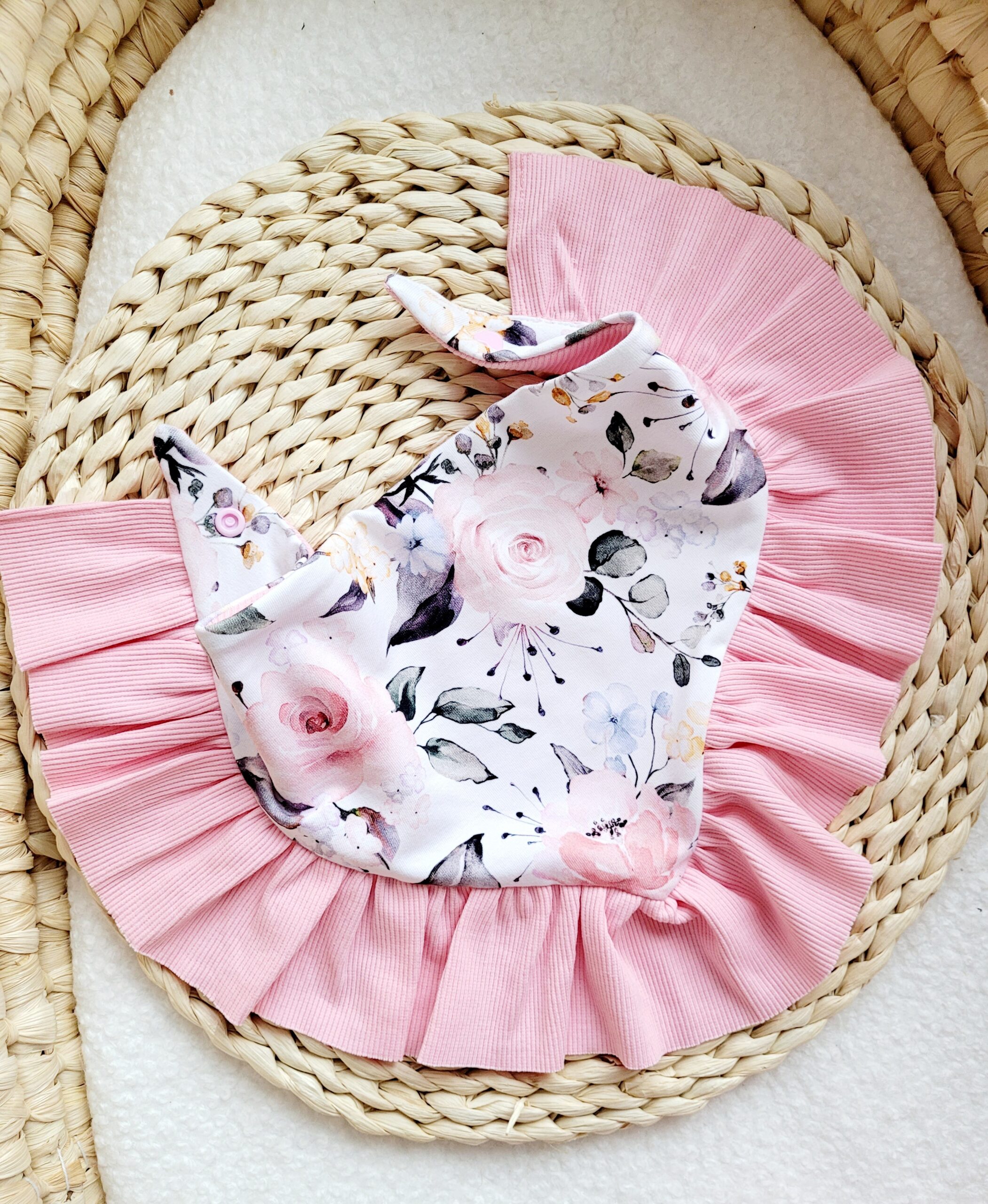 Chusta z falbanką Pastelowe róże różowy