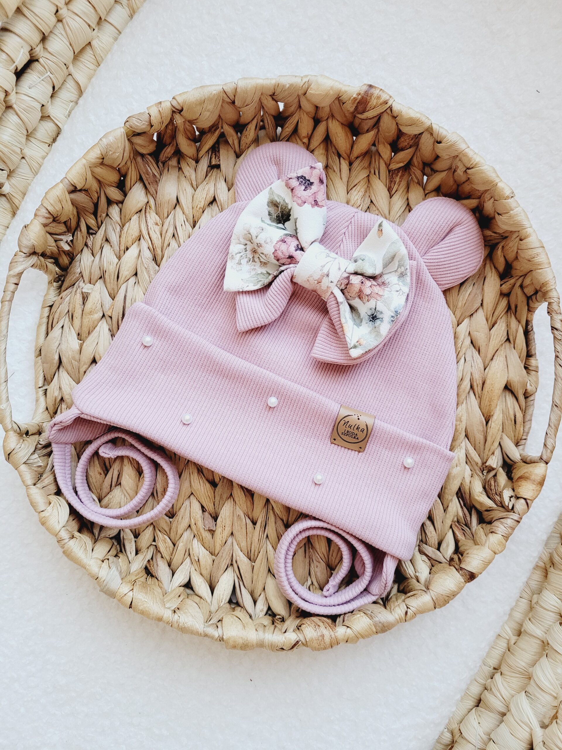 Czapka dla dziewczynki z kokardką Purple Garden i perełkami pastelowy róż