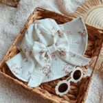 Kapelusz dla dziewczynki z kokardą Różyczki ecru