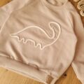 Bluza-dziecieca-jasny-bez-z-aplikacja-dinozaur-1-scaled-1.jpg
