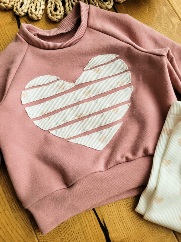 Bluza-serduszko-scaled-1.jpg Bluza-serduszko-scaled-1.jpg