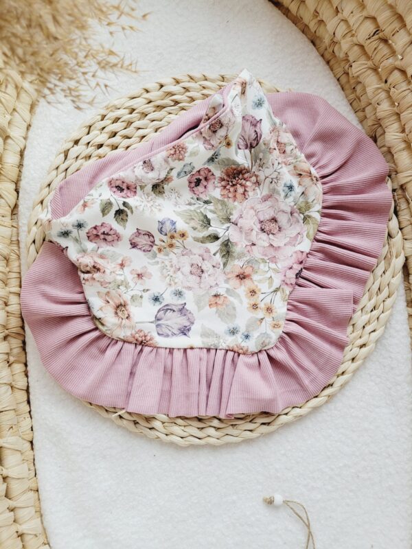 Chusta-maxi-Purple-Garden-z-falbanka-pastelowy-roz-scaled-1.jpg