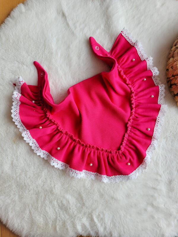 Chusta-prazkowana-z-koronka-i-perelkami-fuksja-scaled-1.jpg Chusta-prazkowana-z-koronka-i-perelkami-fuksja-scaled-1.jpg