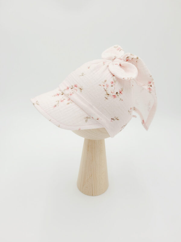 Chusta-z-daszkiem-wiazana-rozyczki-roz-scaled-1.jpg Chusta-z-daszkiem-wiazana-rozyczki-roz-scaled-1.jpg