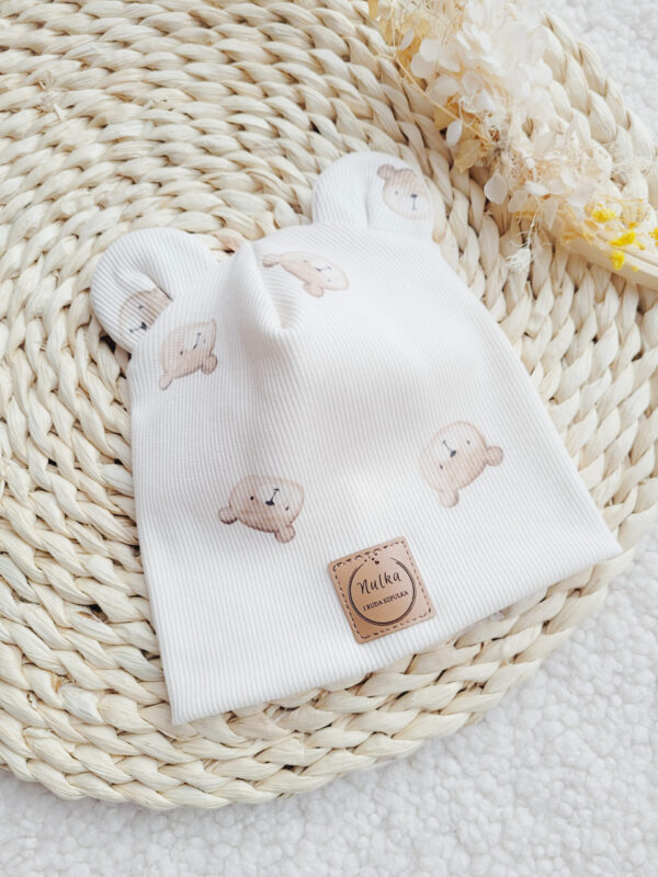 Czapka-misiowe-uszy-prosta-wzor-misie-scaled-1.jpg Czapka-misiowe-uszy-prosta-wzor-misie-scaled-1.jpg