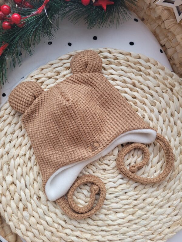 Czapka-zimowa-wiazana-z-misiowymi-uszkami-karmel-scaled-1.jpg Czapka-zimowa-wiazana-z-misiowymi-uszkami-karmel-scaled-1.jpg