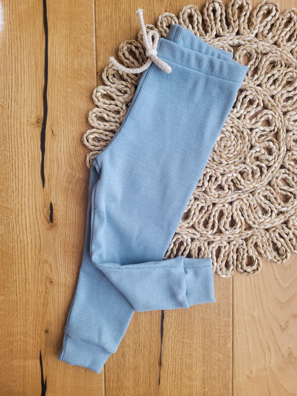 Legginsy-dzieciece-brudny-niebieski-scaled-1.jpg Legginsy-dzieciece-brudny-niebieski-scaled-1.jpg