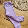 Legginsy-prazkowane-dzieciece-liliowe-2-scaled-1.jpg