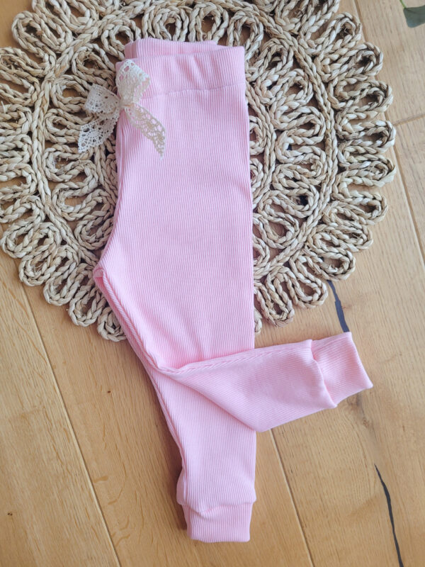 Legginsy-prazkowane-dzieciece-pudrowy-roz1-scaled-1.jpg