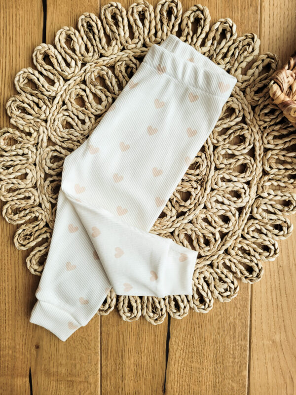 Legginsy-prazkowane-serduszka-scaled-1.jpg Legginsy-prazkowane-serduszka-scaled-1.jpg