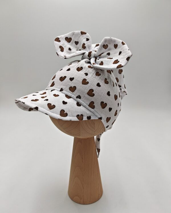 Muslinowa-chustka-dla-dziewczynki-bezowe-serduszka-scaled-1.jpg Muslinowa-chustka-dla-dziewczynki-bezowe-serduszka-scaled-1.jpg