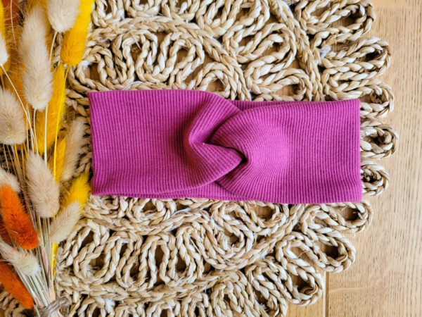 Opaska-przeplatana-prazkowana-roz-wrzosowy-scaled-1.jpg Opaska-przeplatana-prazkowana-roz-wrzosowy-scaled-1.jpg