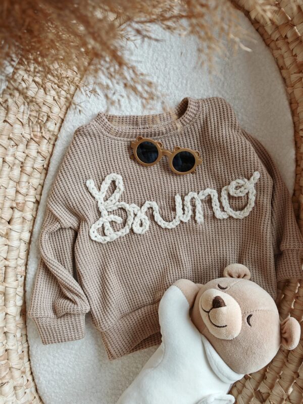 Sweterek-bezowy-Bruno-scaled-1.jpg Sweterek-bezowy-Bruno-scaled-1.jpg