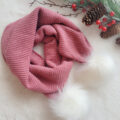 Szalik-zimowy-roz-wrzosowy-z-waniliowymi-pomponami-scaled-1.jpg