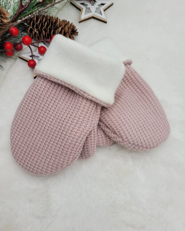 sw-brudny-roz-rekawiczki.jpg sw-brudny-roz-rekawiczki.jpg